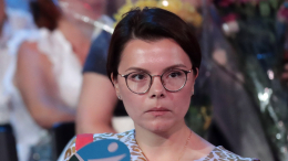 «Ну и как же нам быть?» — Татьяна Брухунова поспорила с девушкой в театре