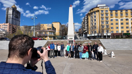 В Китае российские туристы отметили День Победы у памятных мест Суйфэньхэ