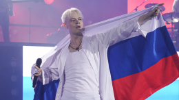 «У всех свои слезы и гордость»: как российские звезды поздравили страну с 9 Мая