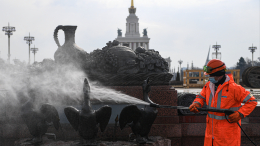 Более двух тысяч инженерных сооружений промыли в Москве после зимы