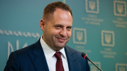 Порча на кладбище и «свинья» Зеленскому: как гадалка управляла Украиной руками Ермака