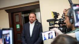 Песков: дело Ермака не повлияет на мирный процесс между Россией и Украиной