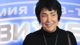 «Смотрелись как на старой тетке»: Лолита о дорогих украшениях