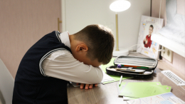 «Двойка — не трагедия»: как научить ребенка не бояться плохих оценок