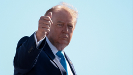 Трамп допустил, что останется президентом до 2032 года