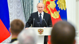 Путин вручил Георгиевские кресты I степени Николаю Куменову и Евгению Родичеву