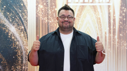 Без экзотики, но с огурцами: Сергей Жуков раскрыл райдер группы «Руки Вверх!»