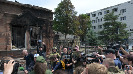 «Постоянно были взрывы»: ВСУ 15 раз срывали разбор завалов после удара в Старобельске