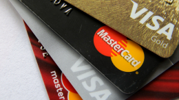 Центробанк потребовал от Visa и Mastercard покинуть российский рынок