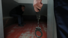 Пьяный мужчина ударом ноги толкнул мальчика под автобус в Химках