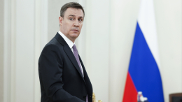 Патрушев призвал следить за обеспечением аграриев семенами и техникой