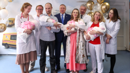 «Я их не различаю пока»: мать четверняшек выписали из роддома в Петербурге