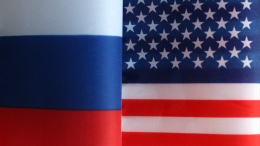 Песков заявил о постоянных контактах РФ и США по закрытым каналам