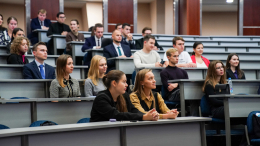 Путин предложил пересмотреть подход к преподаванию русского языка и литературы в вузах