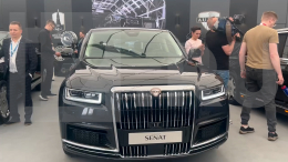 В рамках ПМЭФ-2026 представили российские автомобили AURUS И SENAT