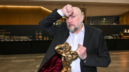 «Работа с первого дубля»: Алексей Нилов раскрыл секрет сохранения энергии