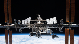 Космонавты Роскосмоса с борта МКС поздравили соотечественников с Днем России