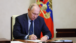 Путин назначил Александра Матвеева новым руководителем канцелярии президента