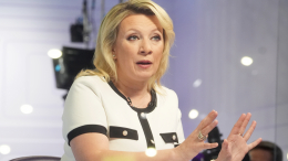 «Неонацизм в действии»: Захарова о санкциях Киева против русского языка