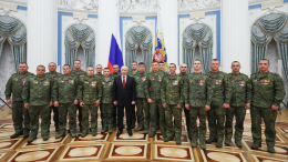 «Ставили точку в завершении любого конфликта»: как прошла встреча Путина со штурмовиками