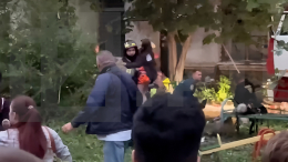 Ребенка спасли из горящего многоквартирного дома в Самаре