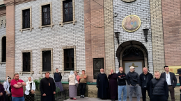 Прихожан не пустили на службу в храм в Кременчуге