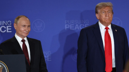Ушаков: Путин и Трамп не обсуждали встречу с Зеленским в США