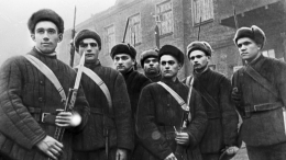 Писатели с винтовками: Минобороны России раскрыло архивы об ополченцах