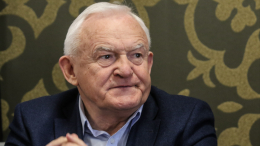 Экс-премьер Польши: лучше быть «русской портянкой», чем «бандеровским памперсом»
