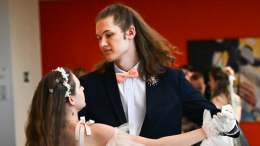 Развивают эмпатию: почему танцы — одно из лучших занятий для мозга