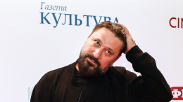 «Катапультировалась»: Виктор Логинов развелся с молодой женой