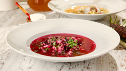 Лучше окрошки в жару: шеф-повар раскрыл рецепт вкусного летнего свекольника
