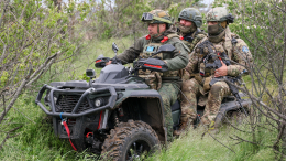 Квадрогруппы «БАРС-13» прорываются под дронами ВСУ к бойцам в Константиновке
