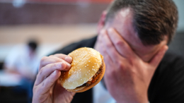 Вкусная угроза для памяти: какие продукты способны нанести вред мозгу