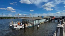 Плавучий ресторан в Санкт-Петербурге частично ушел под воду