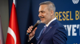 Глава МИД Турции призвал Украину поддержать договоренности России и США