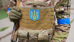 В Киеве военкомы прокатили женщину на капоте и угрожали оружием