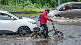 Спасаются, как могут: Свердловская область оказалась во власти большой воды
