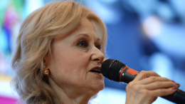 «Мимо шел другой мужчина»: Донцова рассказала о нападении собаки на внука