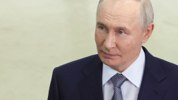 Путин посетил авиационный завод в Иркутской области