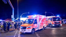 Один человек погиб, еще 14 пострадали в результате наезда автомобиля на толпу в Берлине