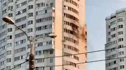 Беспилотник ВСУ попал в многоквартирный дом в подмосковном Чехове