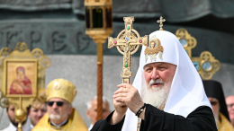 Патриарх Кирилл возглавил крестный ход в день Крещения Руси