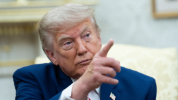 «В пух и прах»: Трамп заявил о готовности нанести удар по Ирану