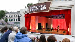 «Мы должны зарабатывать»: московские театры жалуются на нехватку денег