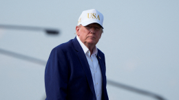 Трамп спрятался в тележке с едой, чтобы сесть на секретный рейс в Турции