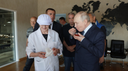 Позвали на рыбалку и угостили икрой: подробности визита Путина на Курилы