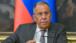 «Пригодился»: Лавров рассказал, зачем всегда носит с собой Устав ООН