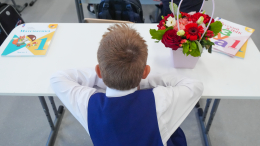 Собираете ребенка в школу? Кто может получить выплату к 1 сентября
