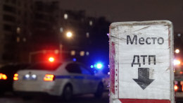 Появились кадры ДТП на Невском проспекте, где машина сбила пешеходов